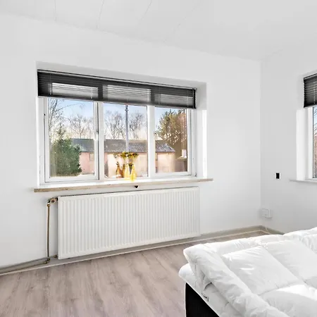 בית נופש 2 Bedroom Amazing In *